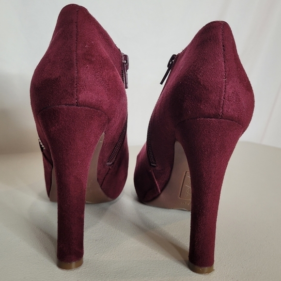Marc Fisher Faux Suede September2 - Dark Plum Ankle Bootie - Size 6.5 - Picture 5 of 13